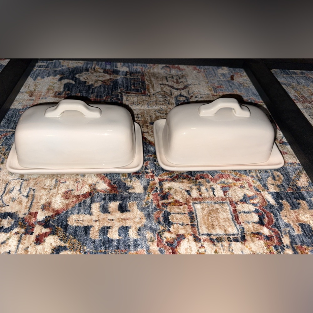 Rae Dunn White Ceramic Butter Dish/Holder/Container Table Decor SPREAD or BUTTER - Picture 2 of 2